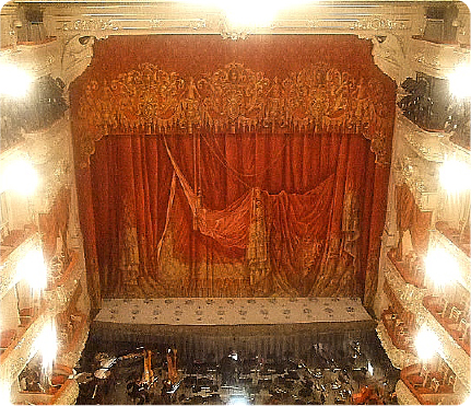 ミハイロフキー劇場オペラ