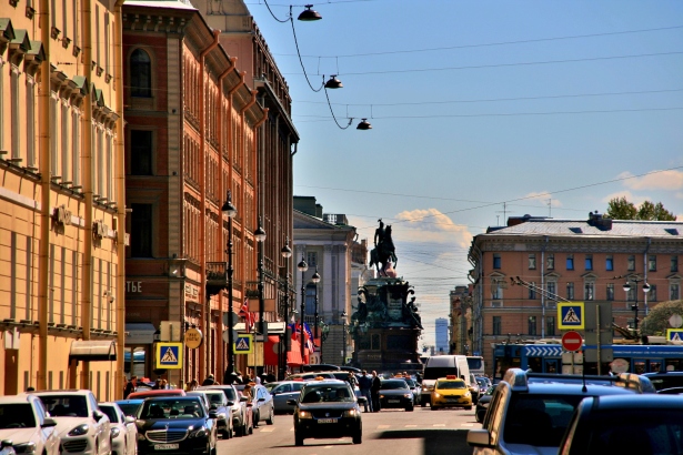 サンクトペテルブルグで学ぶ 短期ロシア語研修9日間 ДЕРЖАВИНСКИЙ ИНСТИТУТ